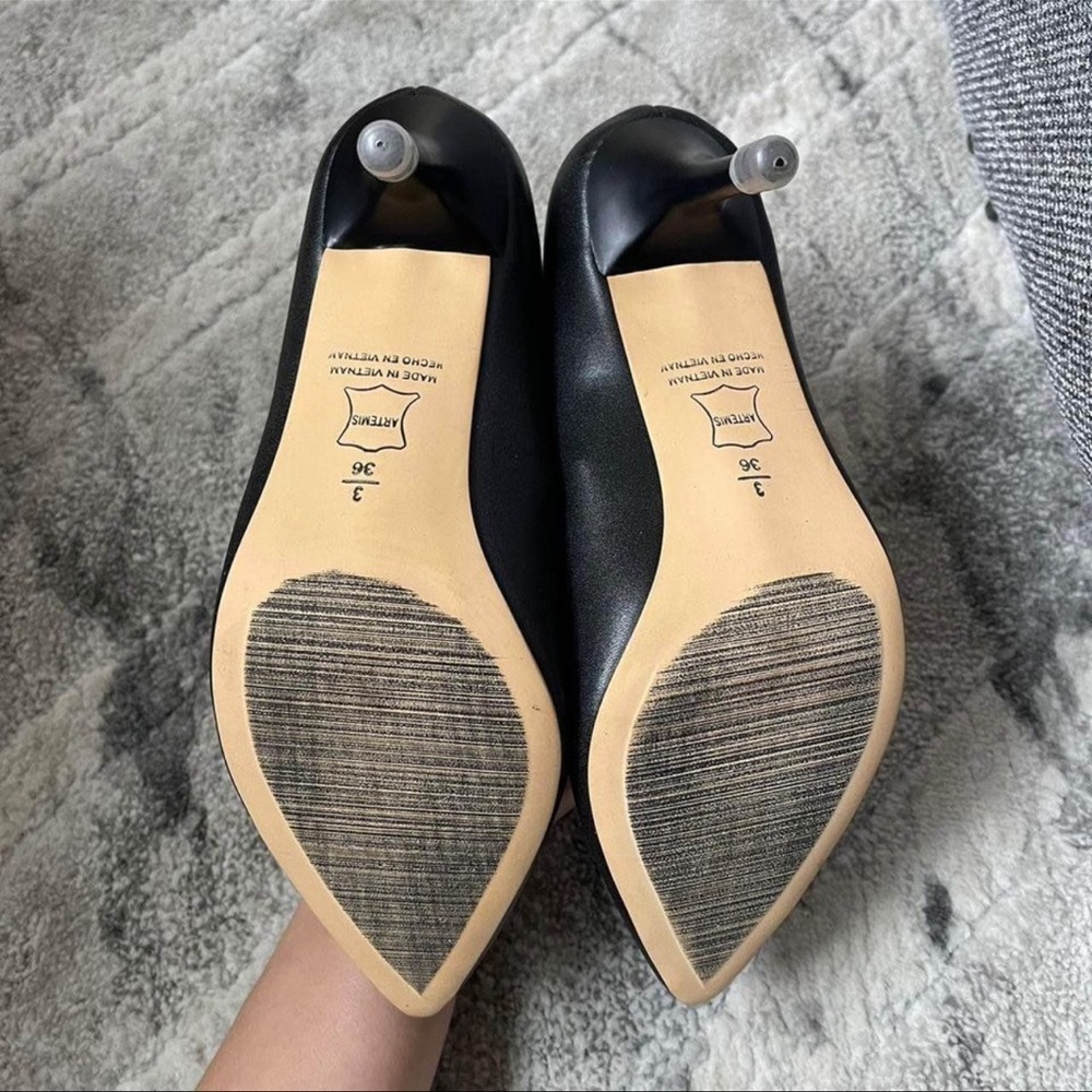 Classic smooth faux leather black pumps - Picture 5 of 10